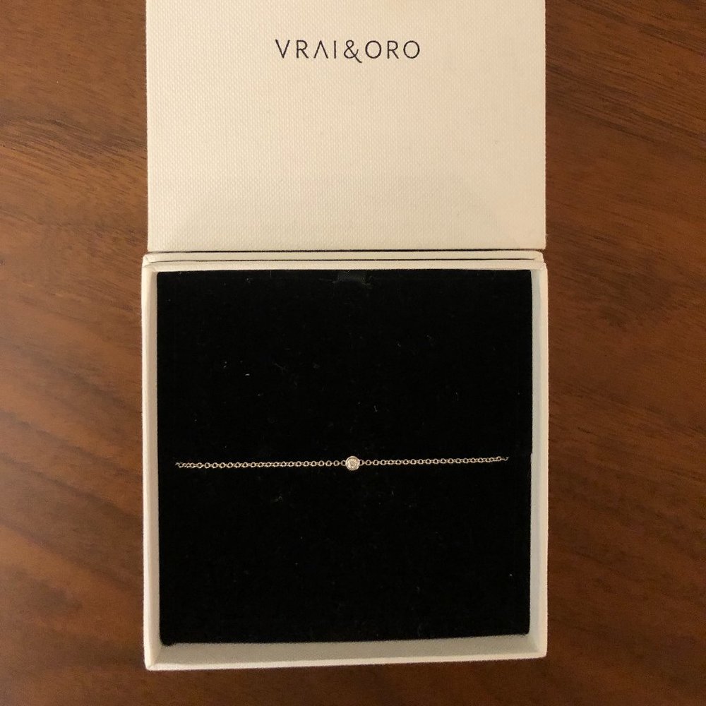 Vrai & Oro Diamond Bezel Bracelet in box